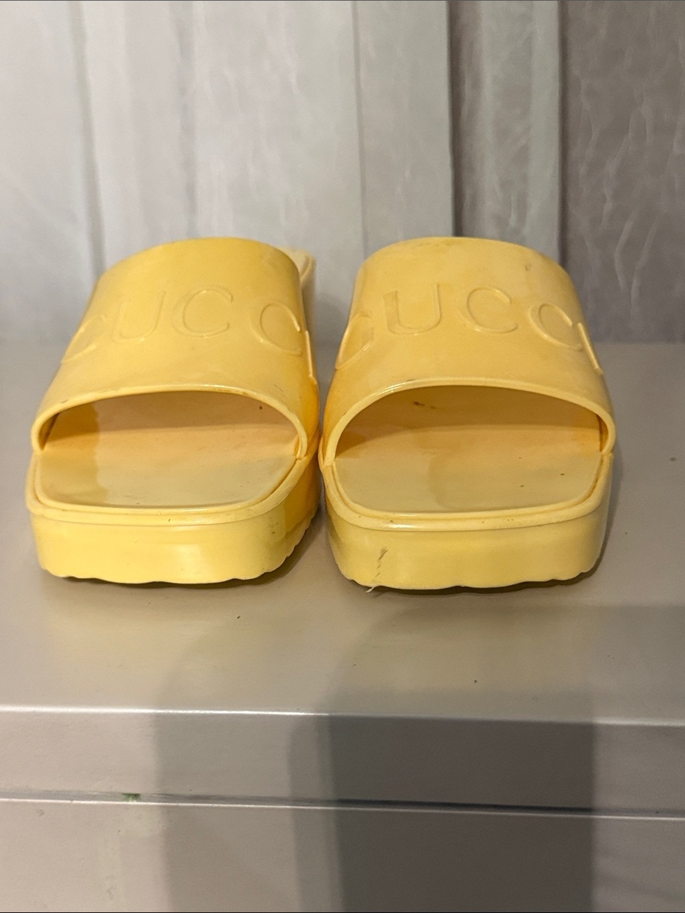 Gucci Yellow Patent Logo Slide Sandals 37 size - Picture 11 of 14